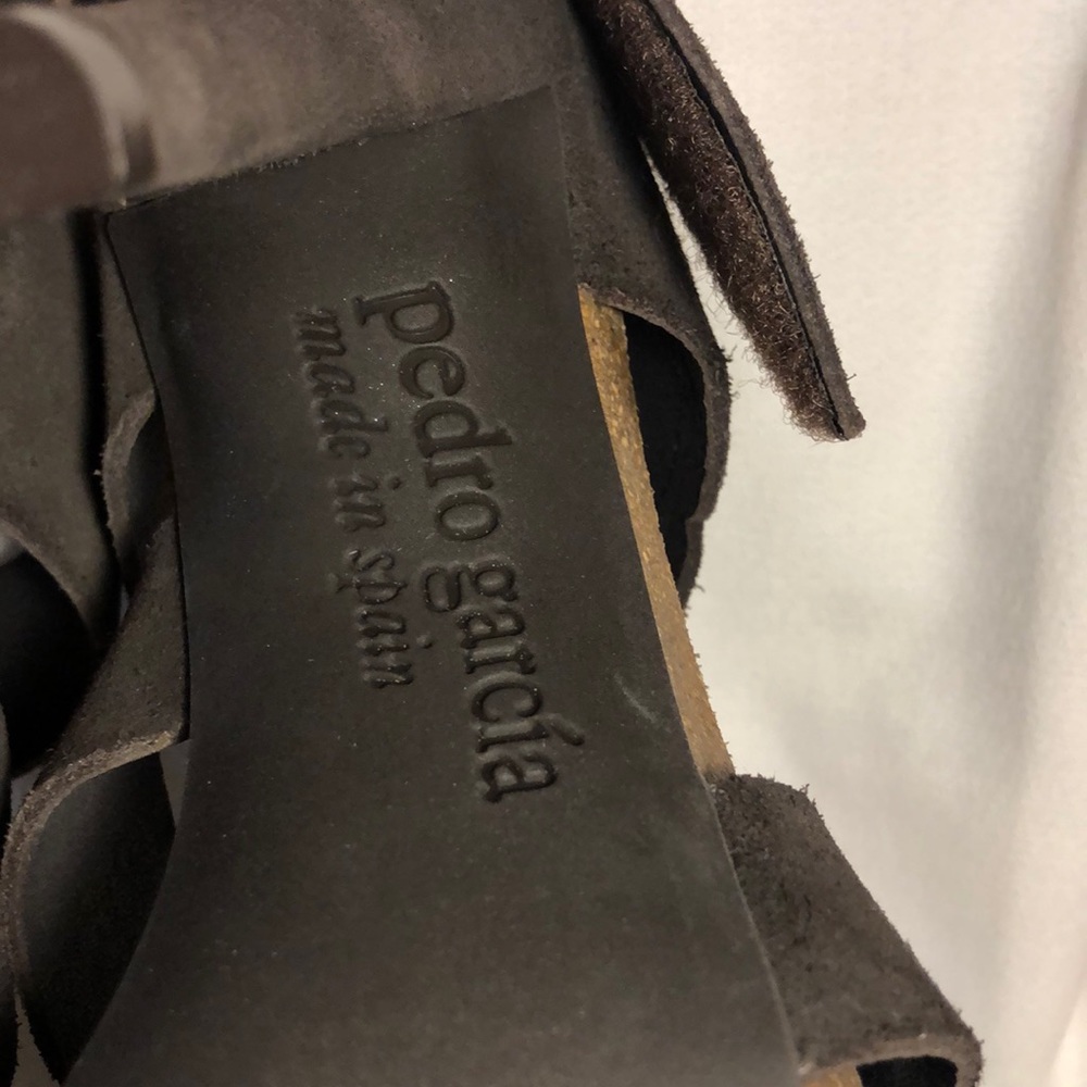 Shoes - Picture 7 of 8